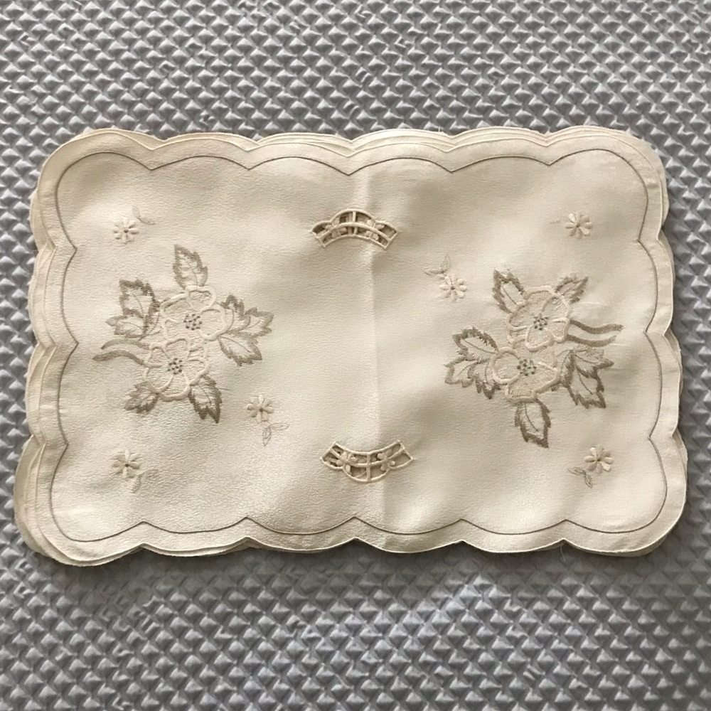 Set of 10 Machine Embroidery Place Mats